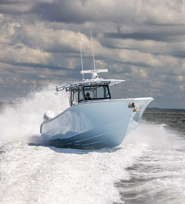 Yellowfin 39 Offshore Demo crusing on the water