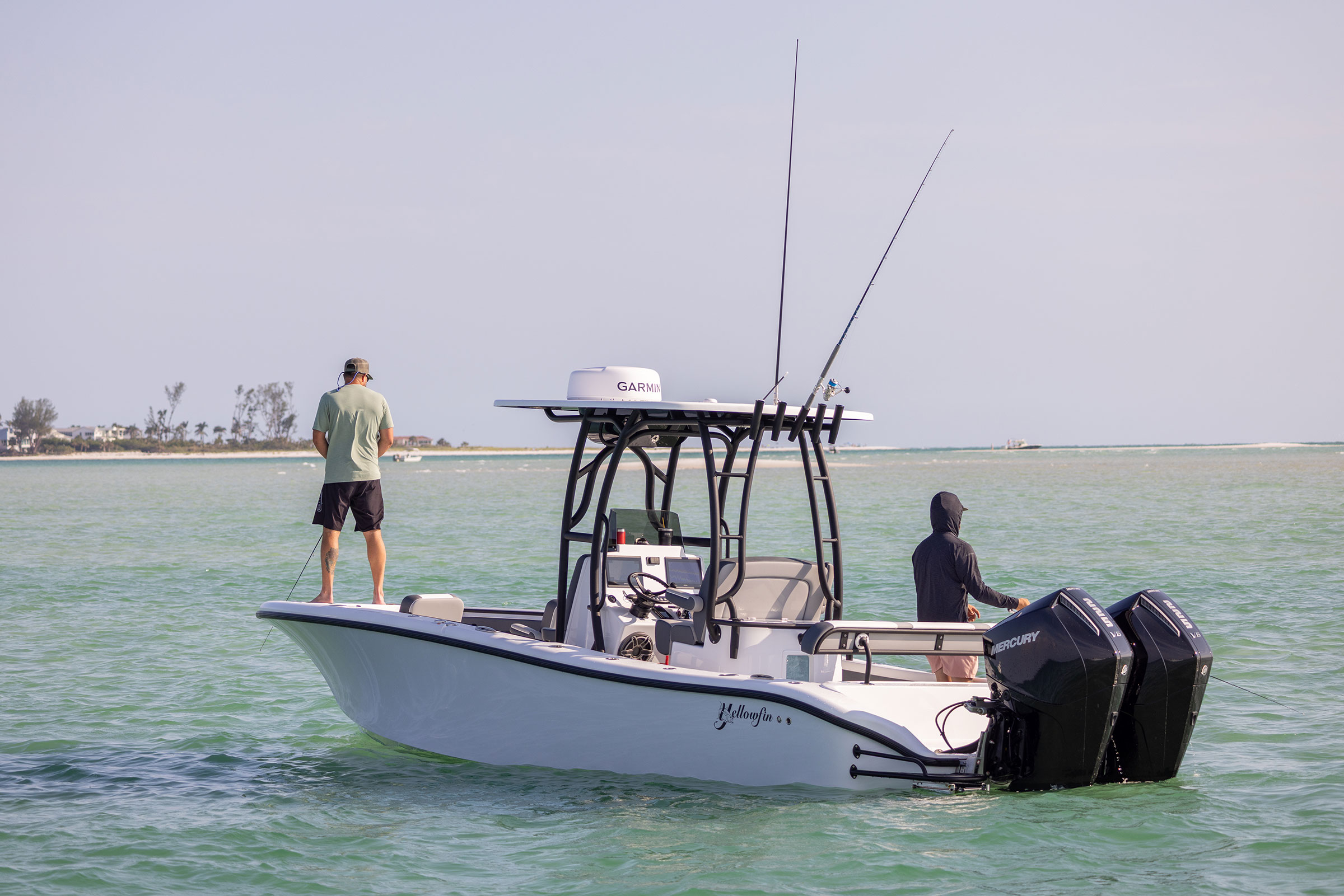 Fishermen on the Yellowfin 26 Hybrid Bay Boat